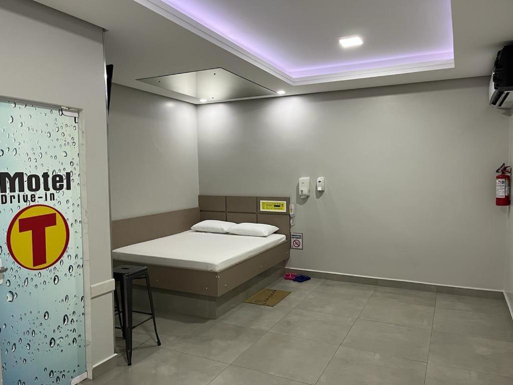 Motel Drive In T - Prolongamento Da Avenida Getulio Vargas Facil Acesso Ao Shopping Patio Шапеко Экстерьер фото